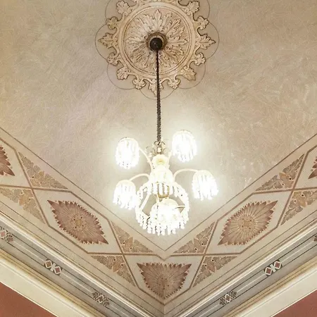 Nabucco Bed & Breakfast 3*